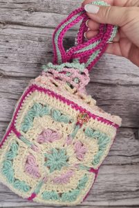 bolsa plegable tejida a crochet (1)